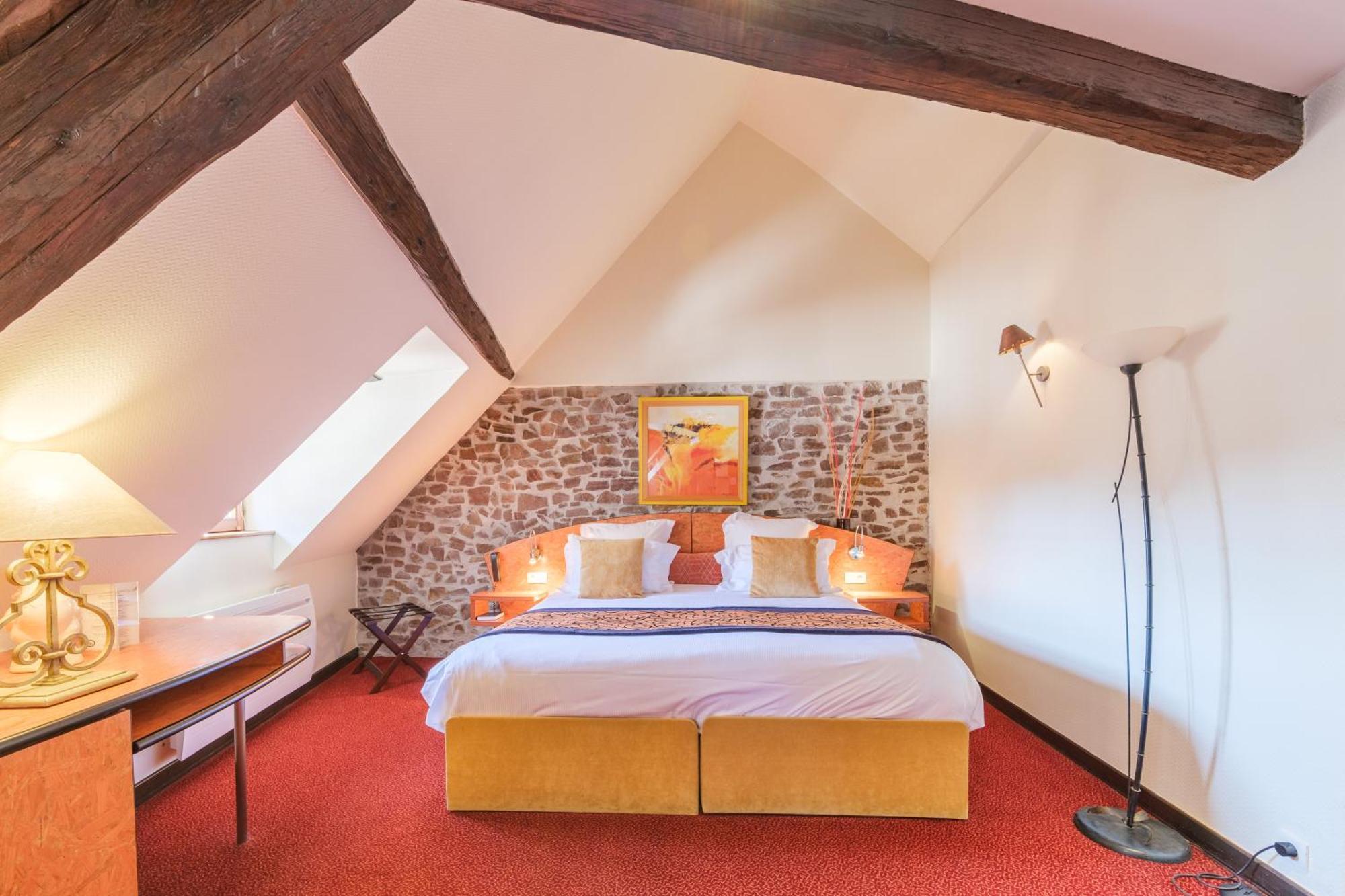 Hotel L'hostellerie Du Chateau 3*