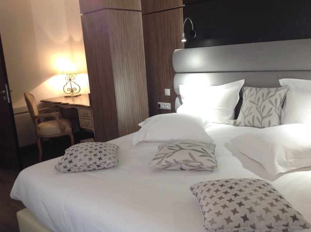 Hotel L'hostellerie Du Chateau 3*